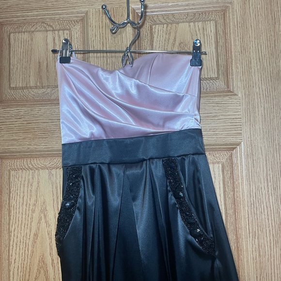 Pink and black strapless formal dress - Picture 3 of 8